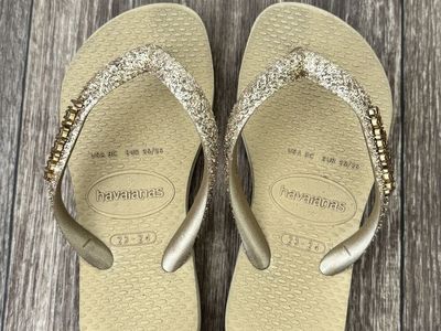 Havaianas Girls' Gold Glitter Flip Flops - Size 9C