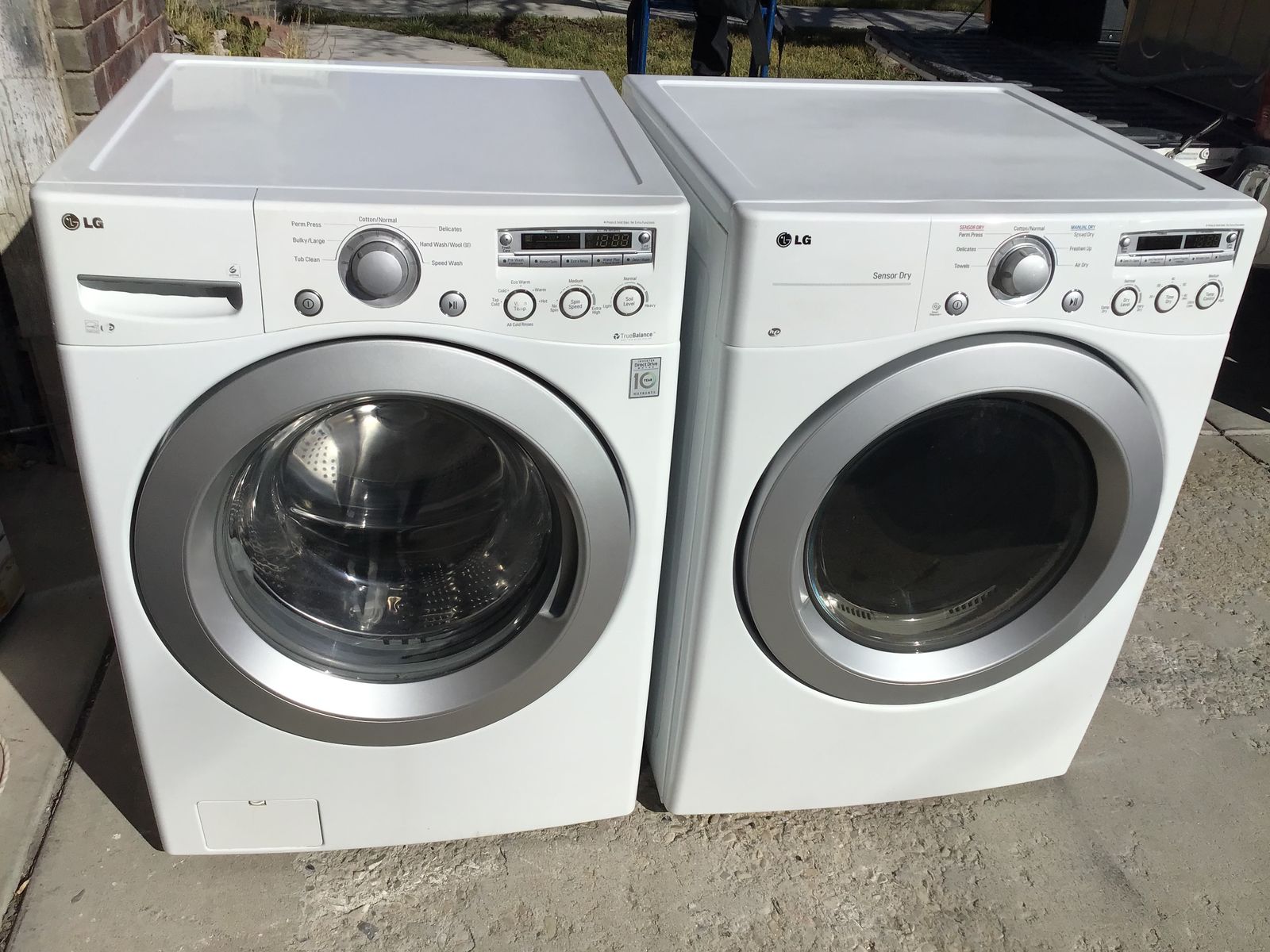 BEAUTIFUL LG STACKABLE SIDE BY SIDE FRONT LOAD LARGE CAPACITY INCLUDES FREE DELIVERY