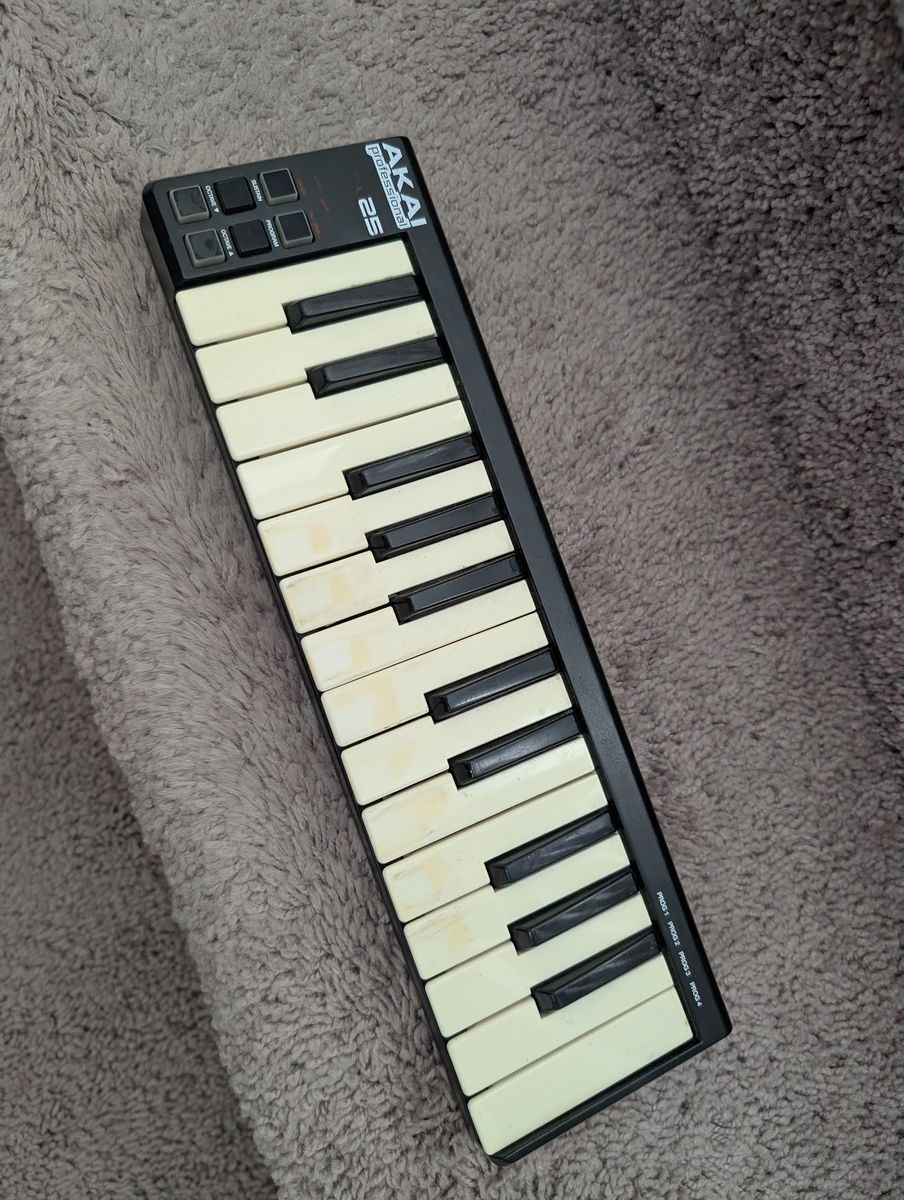 Akai Professional LPK25 25-key Keyboard Controller