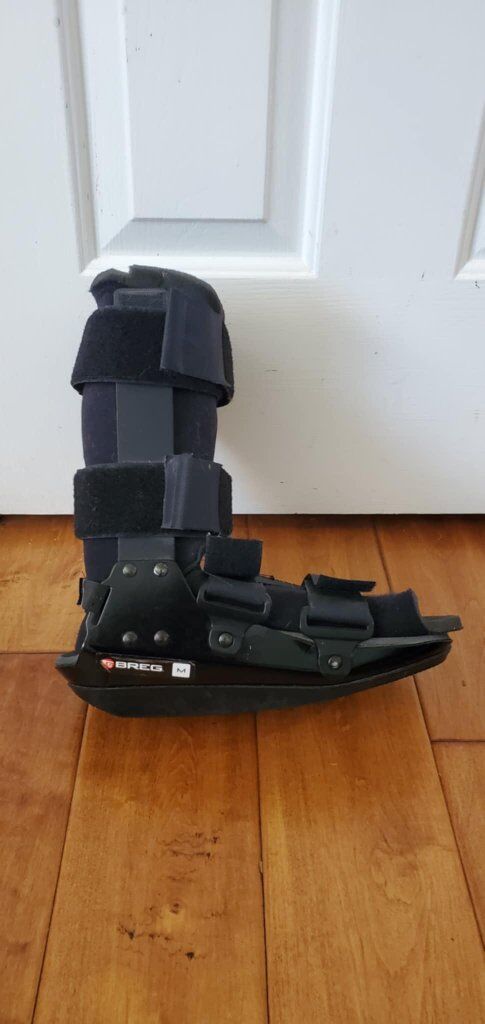 Breg ankle medical boot size Medium