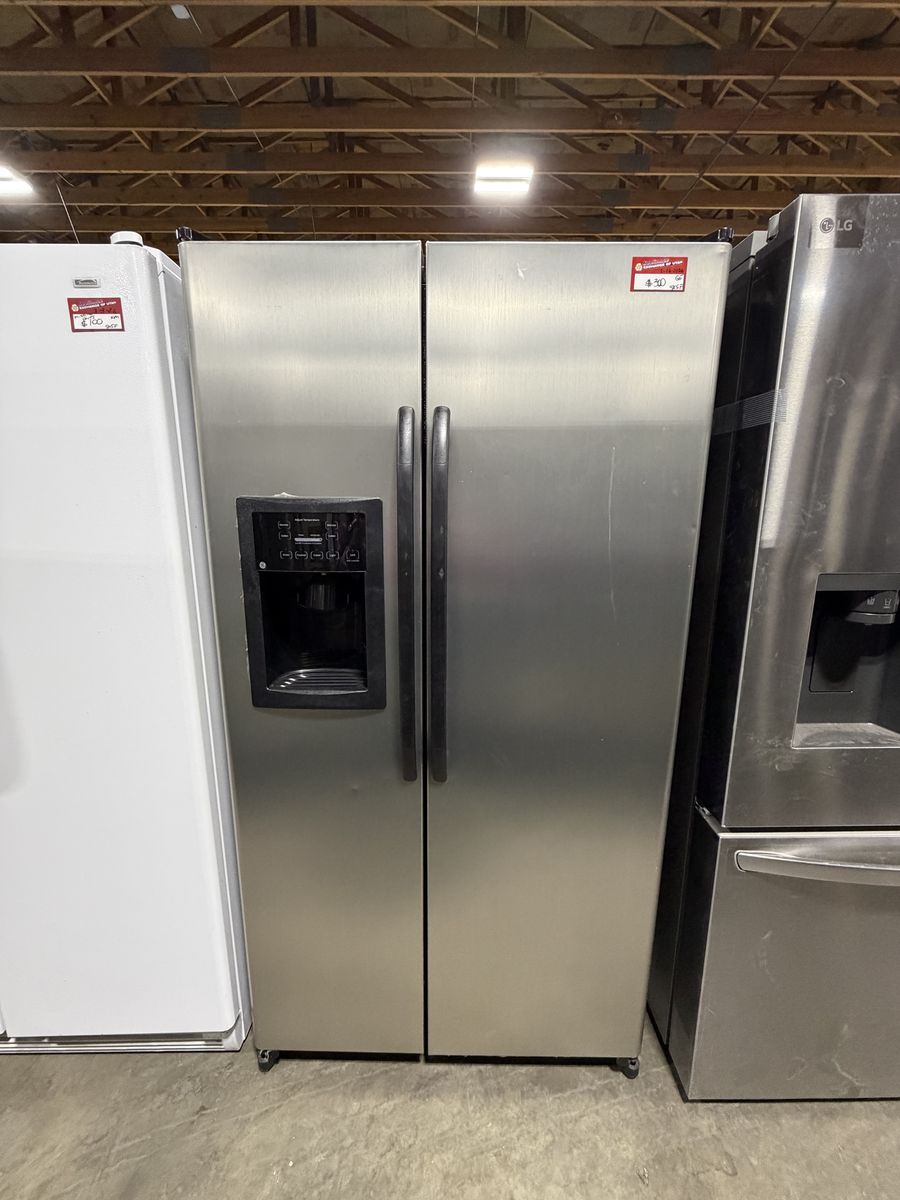 BIG DEALS HERE! BEAUTIFUL GE SIDE BY SIDE FRIDGE