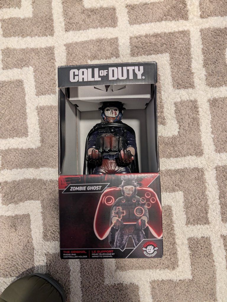 Cable Guys Call of Duty Zombie Ghost Phone and Controller Holder Stand