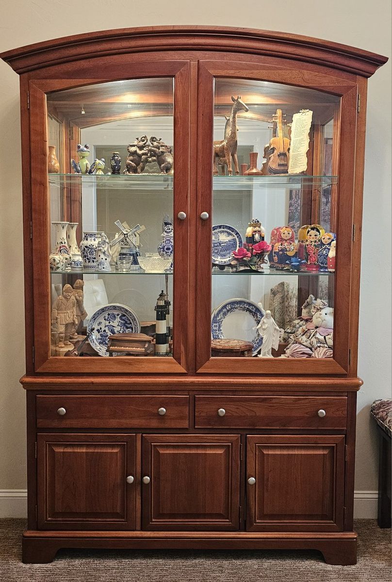 Stanley Lighted China Cabinet / Hutch 

