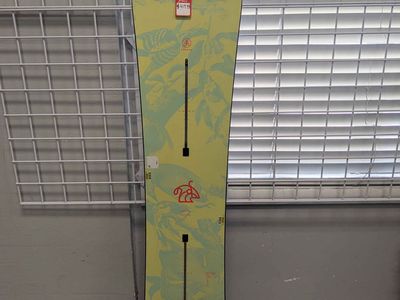 Burton Family Tree: Sketch Artist 151cm Snowboard - Used (2026)
