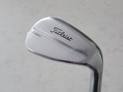NEW-Titleist T250 7 Piece Iron Set 4-PW Stiff