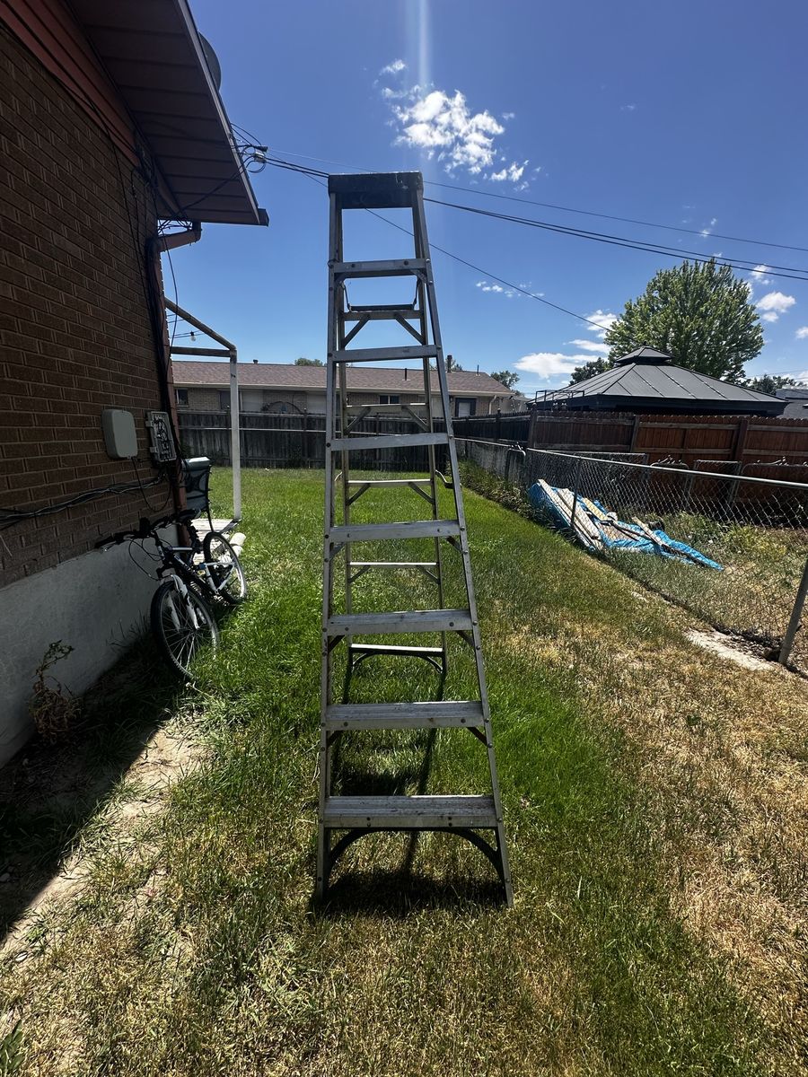 Husky 8’ft step ladder