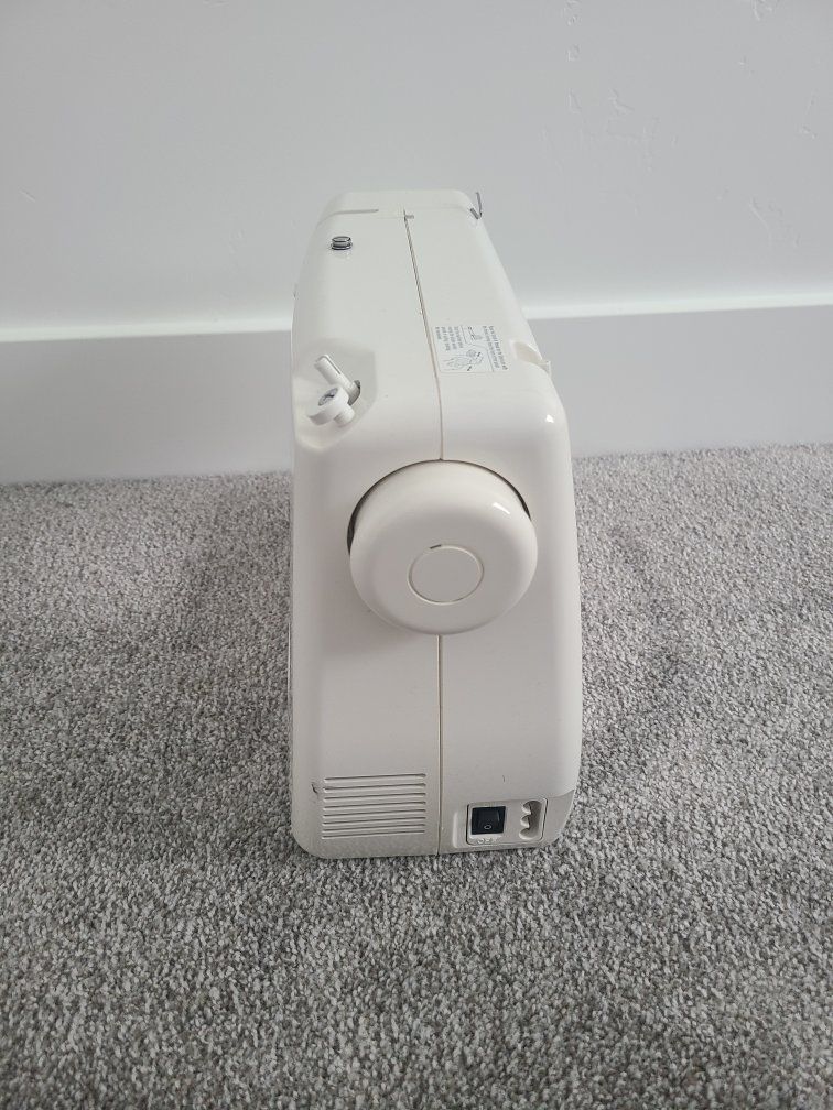 Main image 7