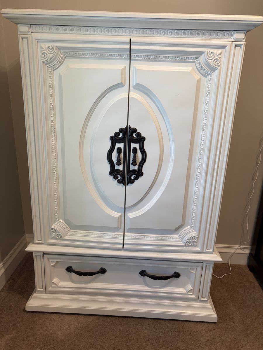 Beautiful White Ornate Armoire Cabinet in excellent condition!