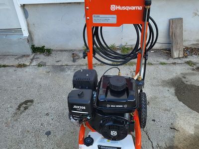 Husqvarna Duel Fuel 3200 PSI Pressure Washer with Idle Down. Propane and Gas