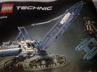 LEGO Technic 42042 Crawler Crane Building Kit - Blue/White, Incomplete