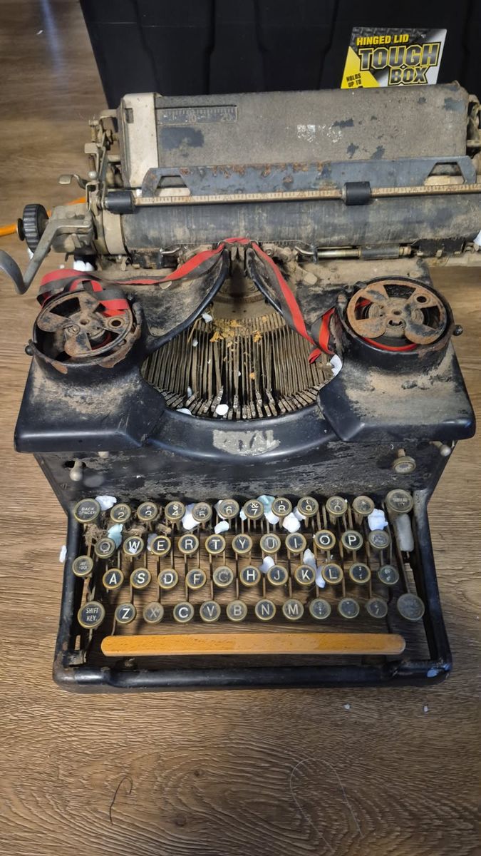 Antique Royal Typewriter