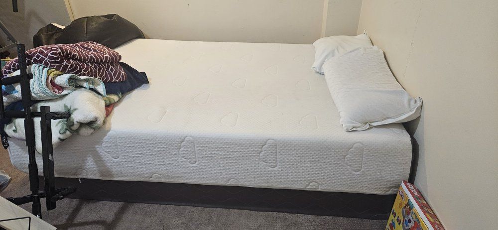 queen puffy mattress and box spring