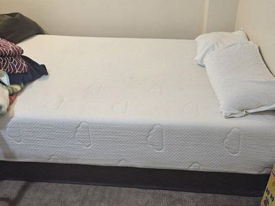 queen puffy mattress and box spring