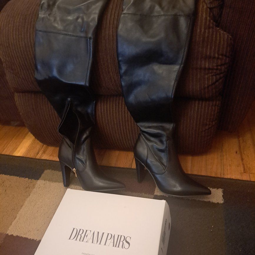 Womens new black Dream Pairs boots