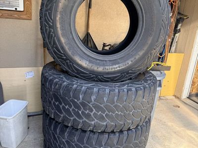 Set of 4 Pro Comp Xtreme MT2 Tires 37x12.50R17LT