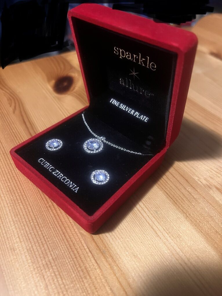 Earring & Necklace Set