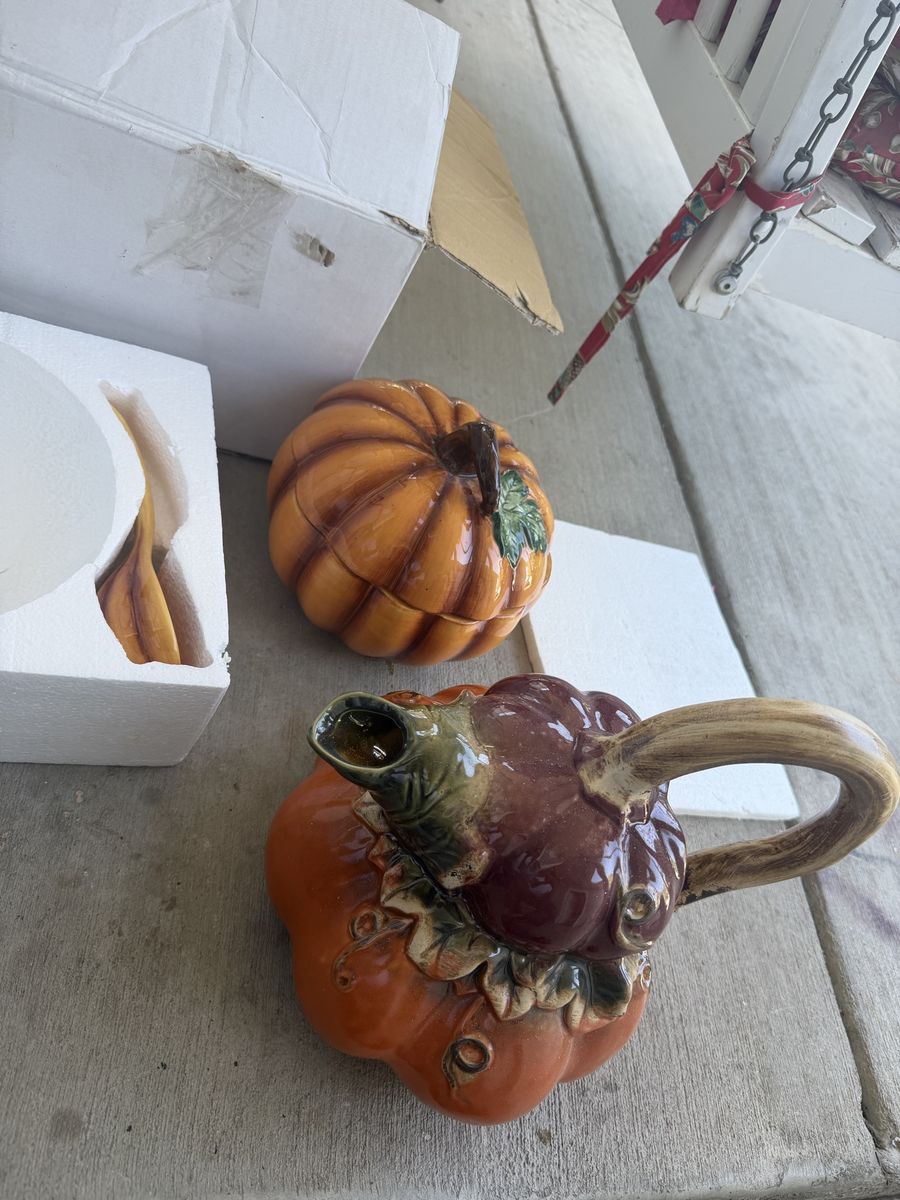 Ceramic Pumpkin Tureen Soup Server with Ladle and Lid - Fall Decor Dining Serving Dish