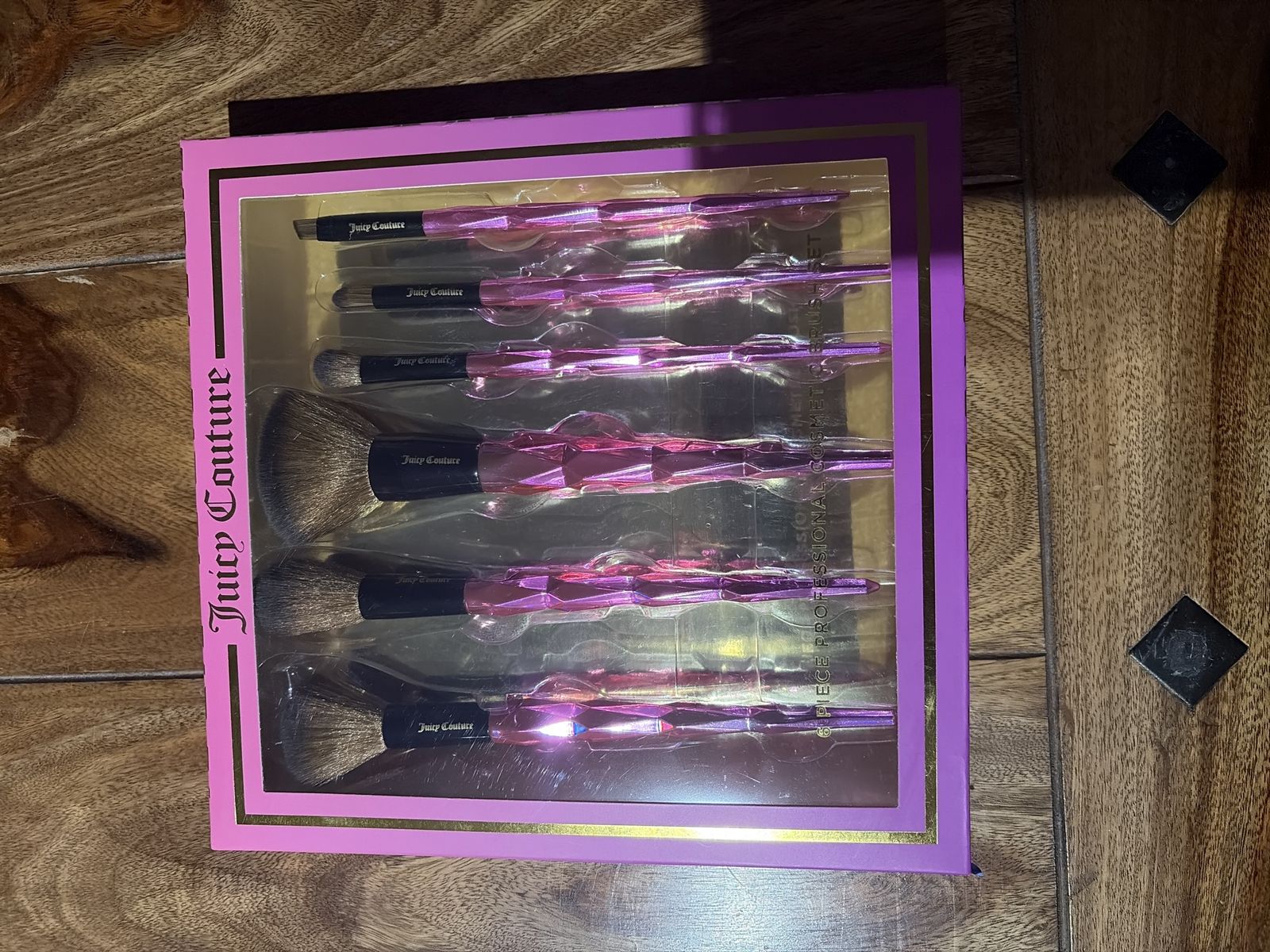 Juicy Couture 6-Piece Professional Cosmetic Brush Set - New in Box