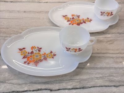 4 Piece Vintage Federal Glass Company Blossom Pattern Milk Glass Snack Set