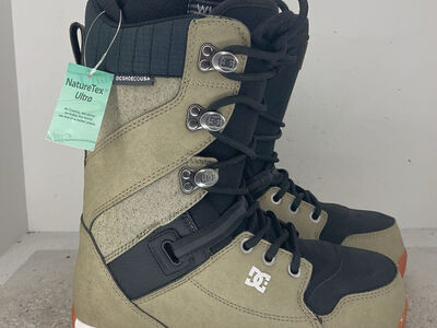 DC Men's Mutiny Lace Up Snowboard Boots