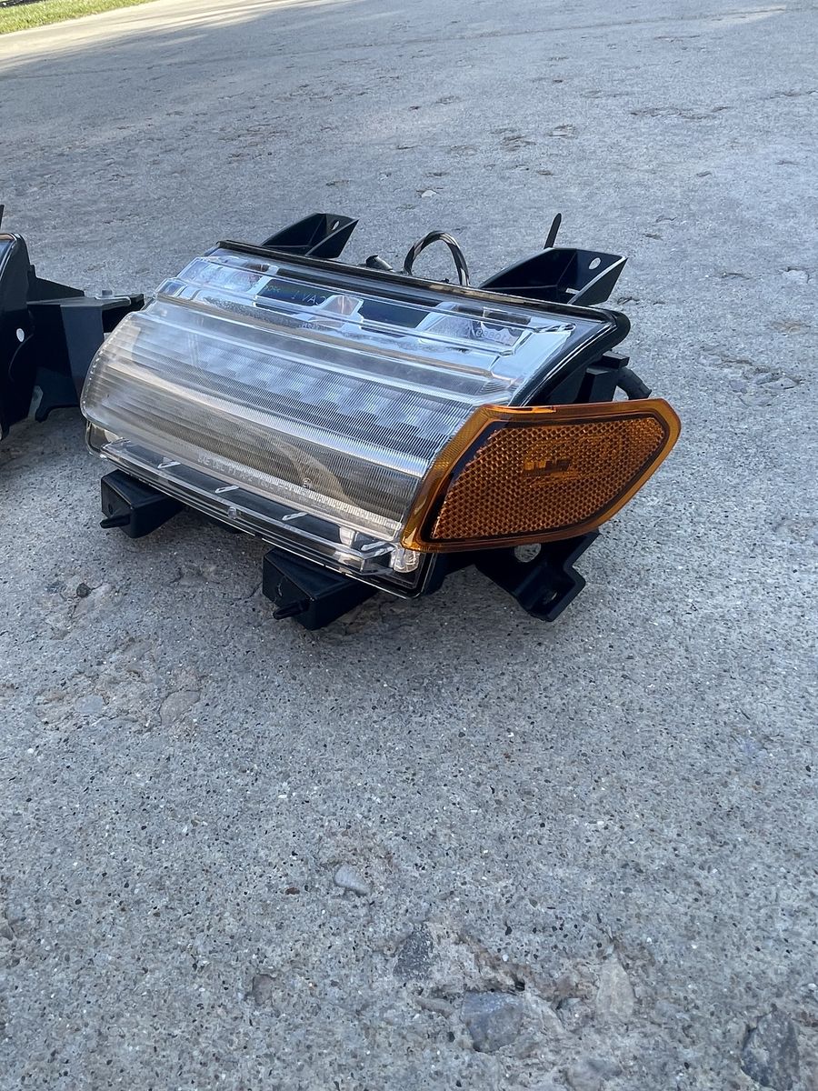 OEM DRL/signal Jeep Wrangler JL