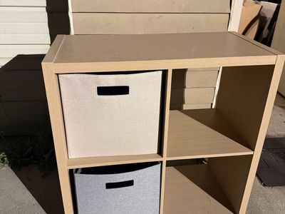 2x2 Cube Organizer Shelf Plus 2 Storage Bins