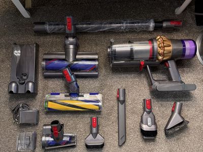 BRAND NEW Dyson v15 detect vacuum