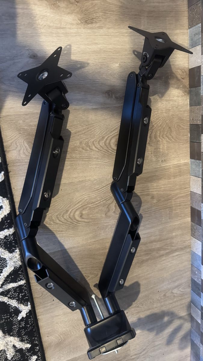Dual Balanced Monitor Arms