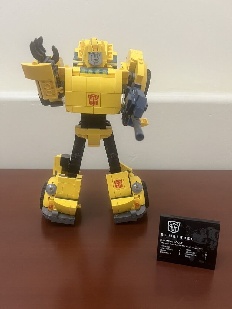 LEGO Icons Transformers Bumblebee (Set 10338)