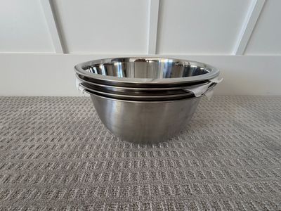 8qt. Stainless Steel Mixing Bowl - Like new (only used once)