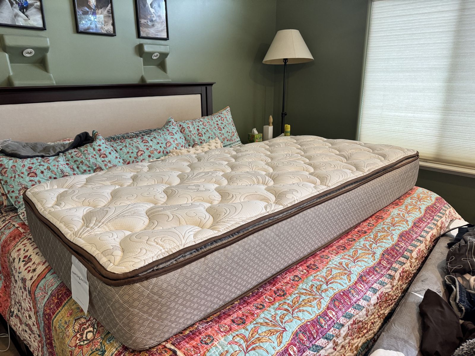 Hampton & Rhodes Twin Mattress - MF82, Medium Firmness
