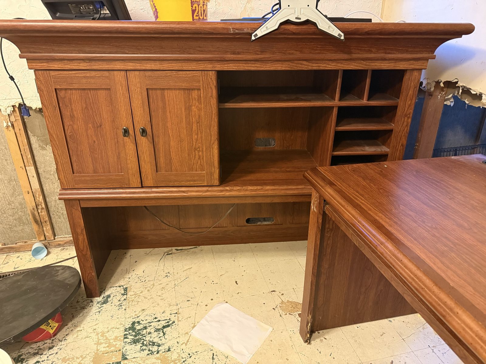 Desk with hutch