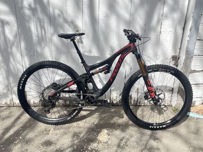 2019 Pivot Switchblade - Size Small