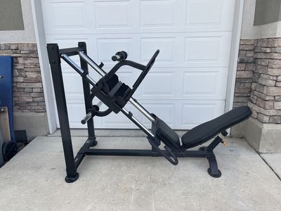 $1800 POWERTEC Leg Press (Free Delivery!!)