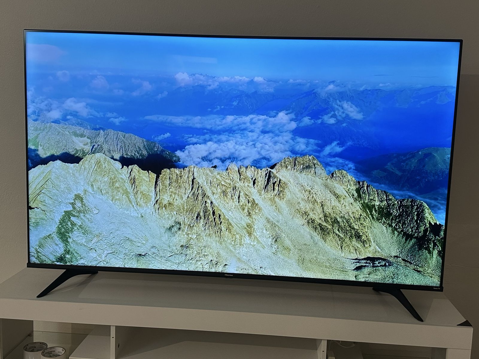 65” Hisense Roku 4K UHD Smart TV – Dolby Vision HDR – Excellent Condition