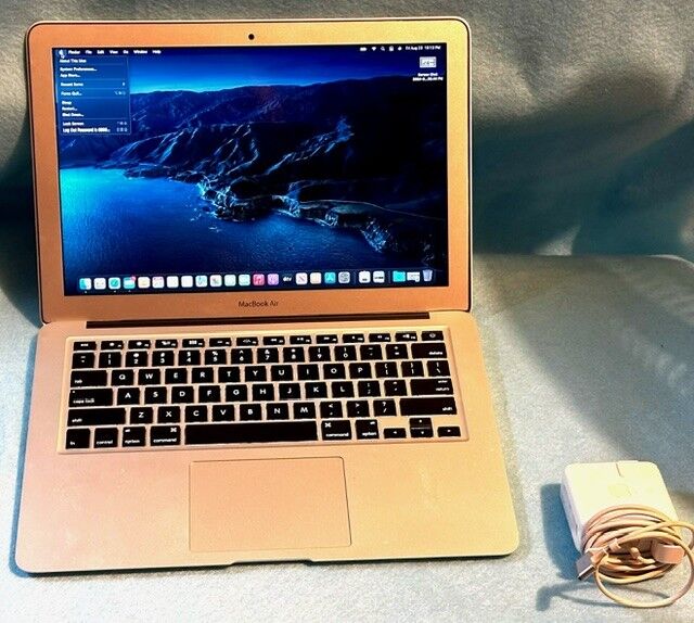 MacBook Air 2017 8Gb Ram / 120Gb Hard Drive