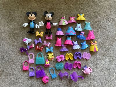 Set of Minnie Mouse Dolls and Accessories