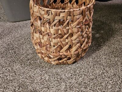 Woven baskets with handles New