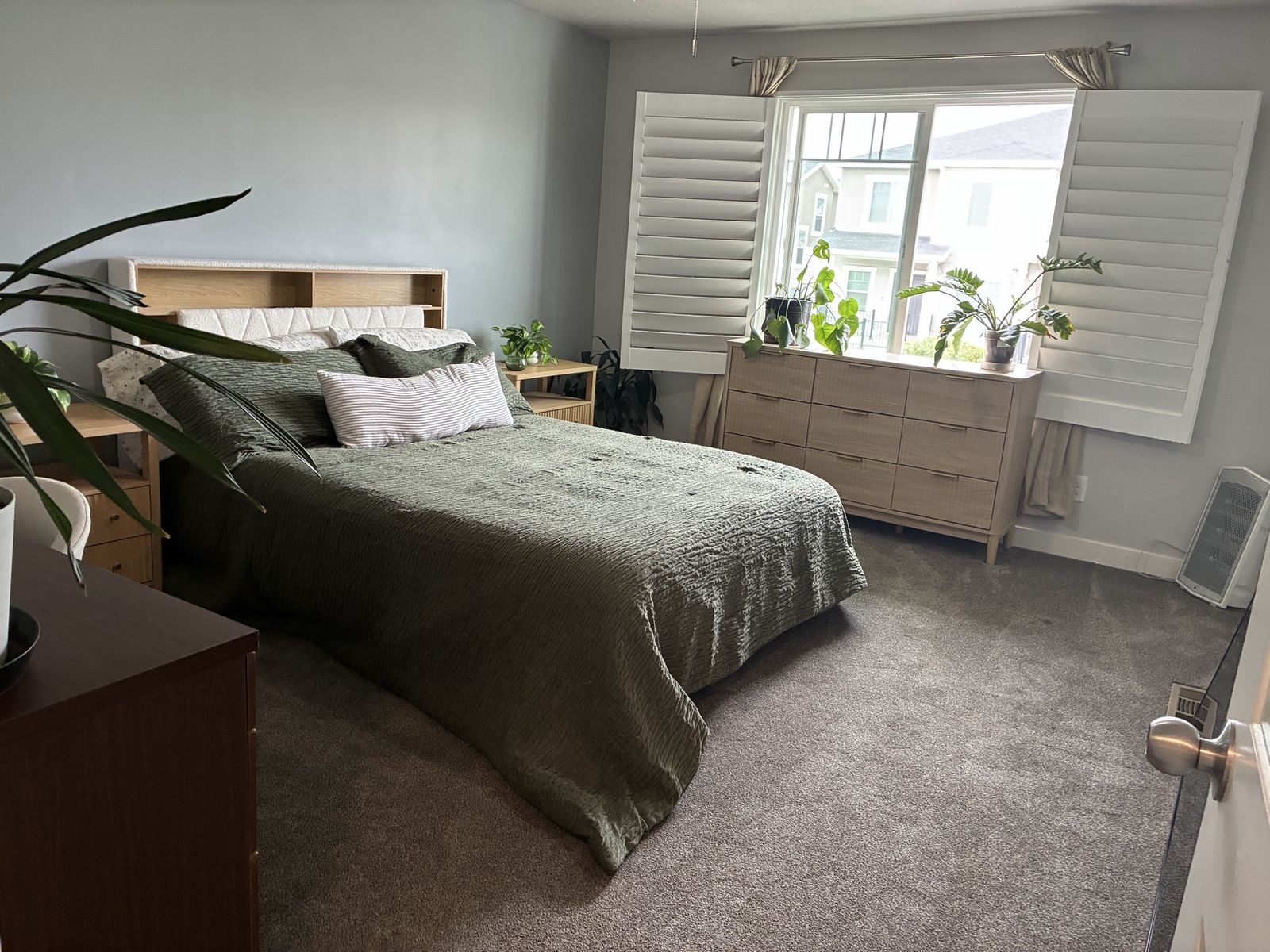 Main image 12