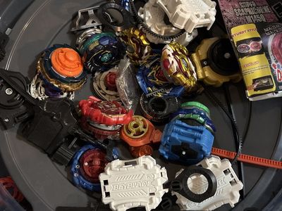 Beyblades & Arena