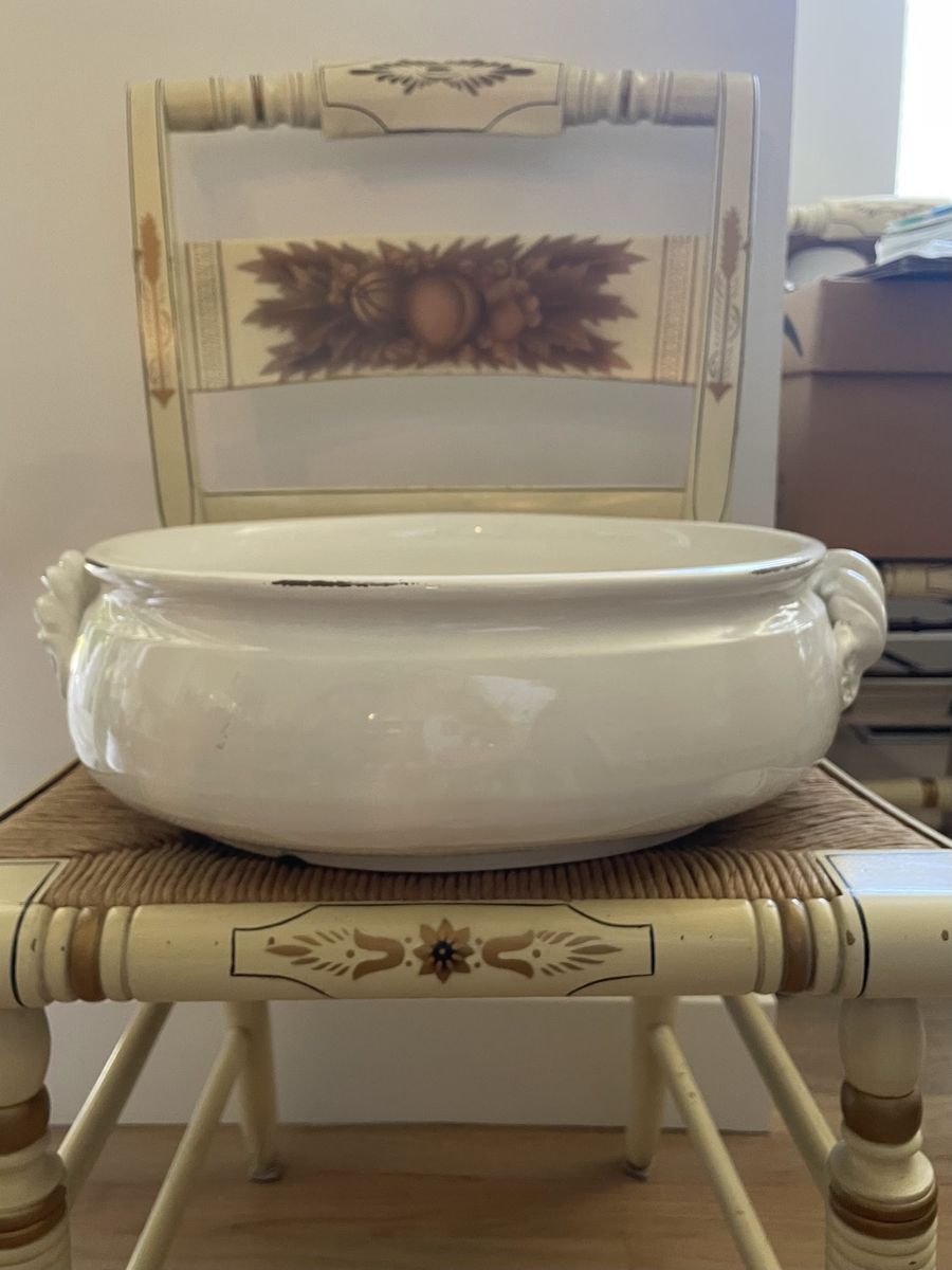 Shallow Decorative Bowl w Handles