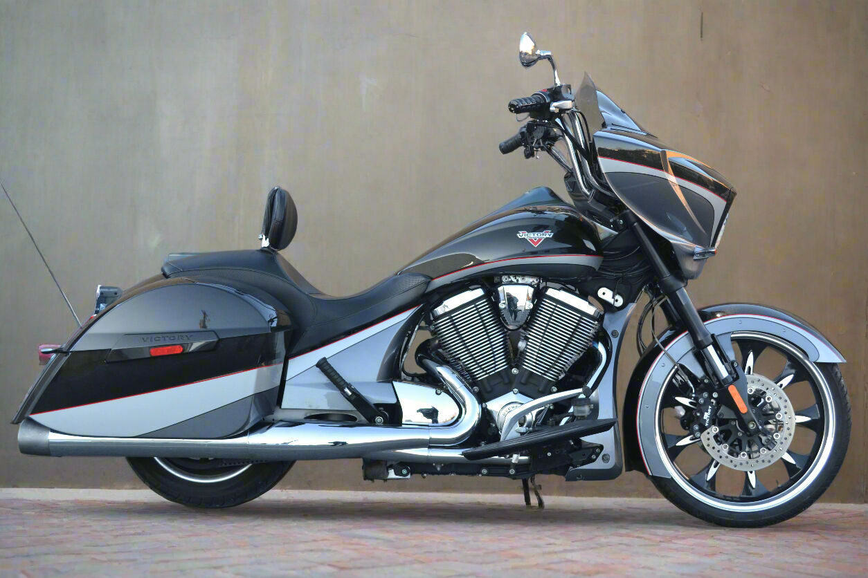 2016 Victory Cross Country Magnum - Touring Cruiser