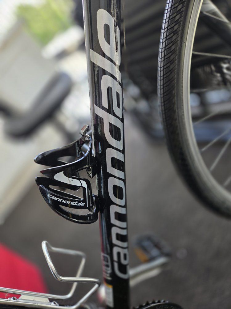 Cannondale Quick CX 3 Hybrid Bike - Large Frame, Shimano Components, System Integration.In normal condition! Tires 28 inches .