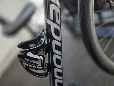 Cannondale Quick CX 3 Hybrid Bike - Large Frame, Shimano Components, System Integration.In normal condition! Tires 28 inches .