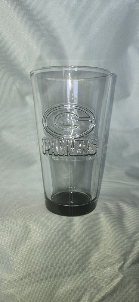 Green Bay Packers NFL Embossed Glass Pint Cup