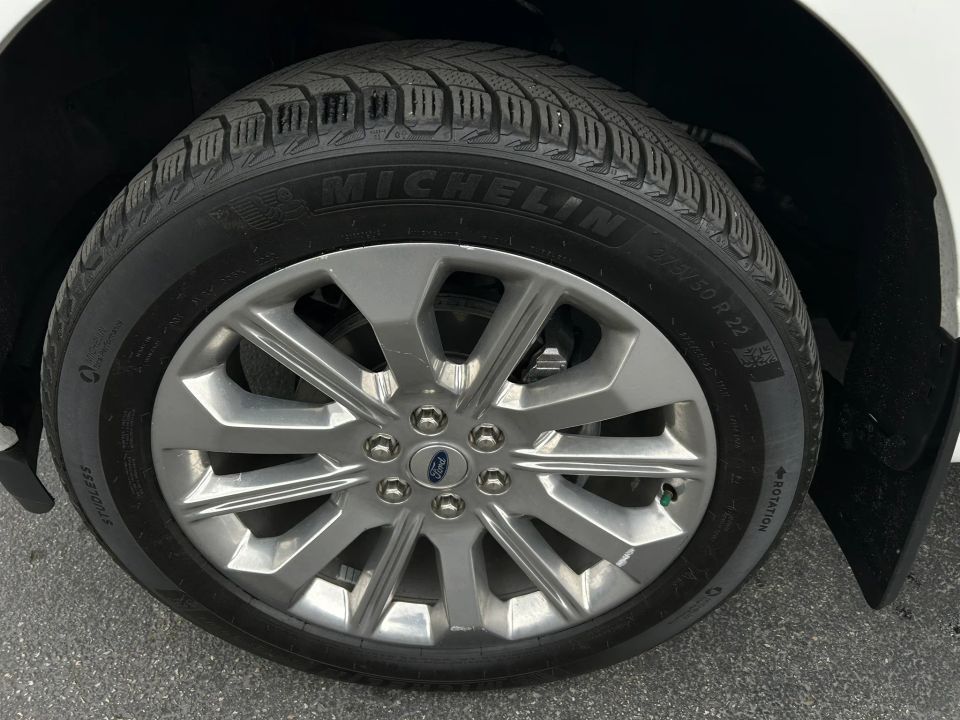 Main image 7