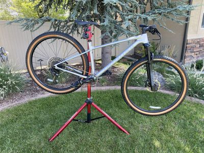 Specialized 2022 Chisel Hardtail Comp Mountain Bike Size Medium - SRAM NX Eagle Drivetrain - Excellent Condition