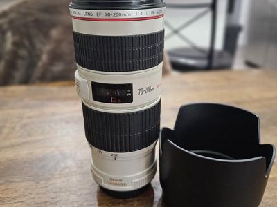 Canon EF 70-200mm f/4L IS USM lens