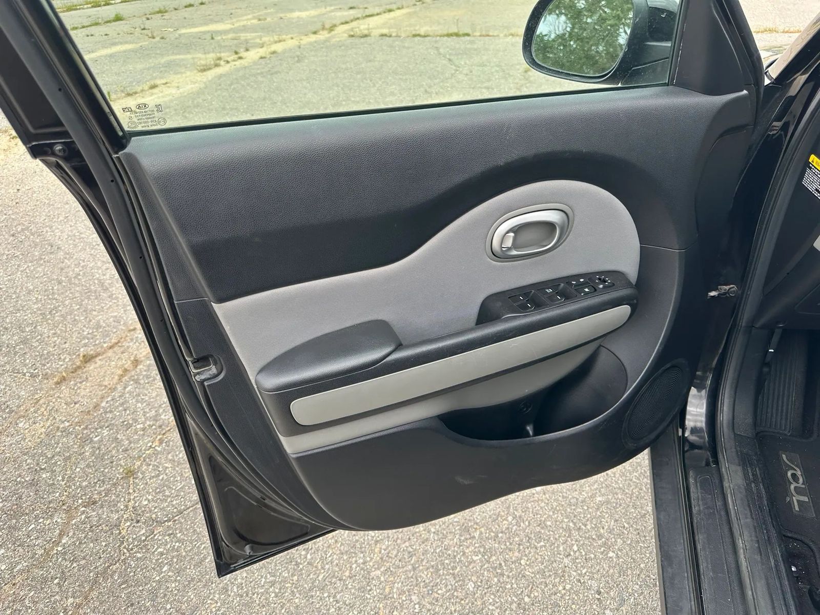 Main image 10