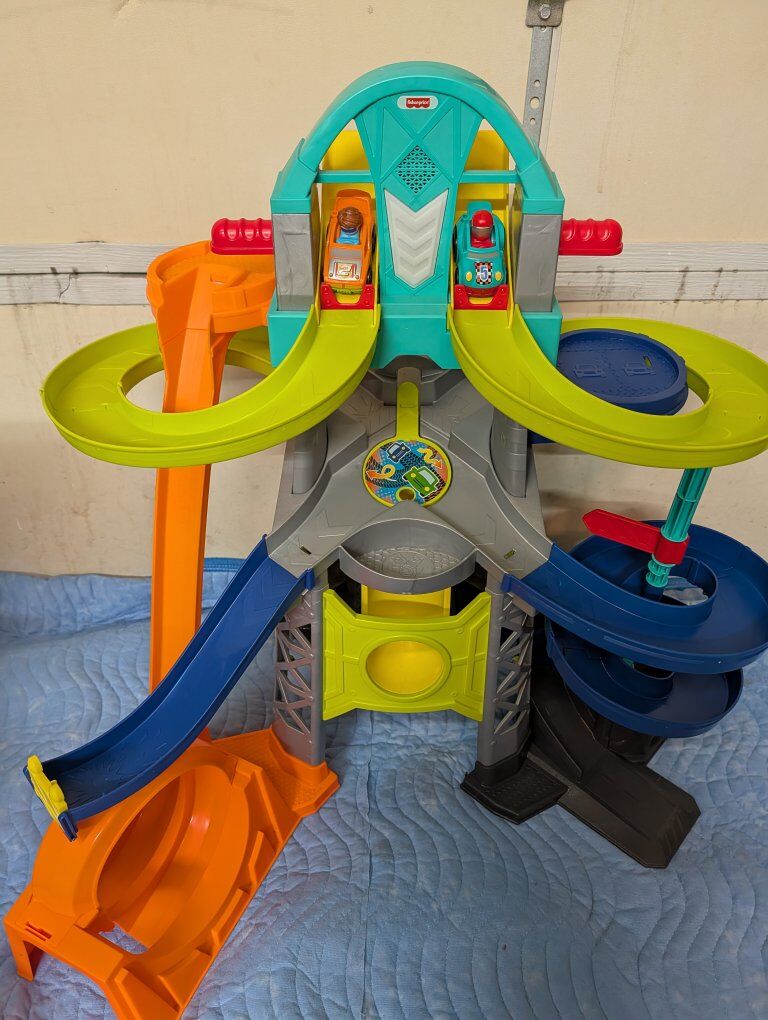 Fisher Price Little People Lanch&Loop